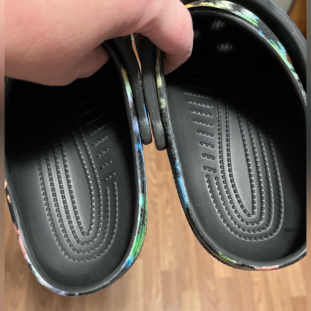 Crocs Size 6 - Picture 3 of 4